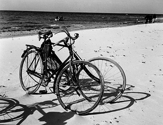 Herbert List, Bicycles, Baltic Sea (detail), 1930